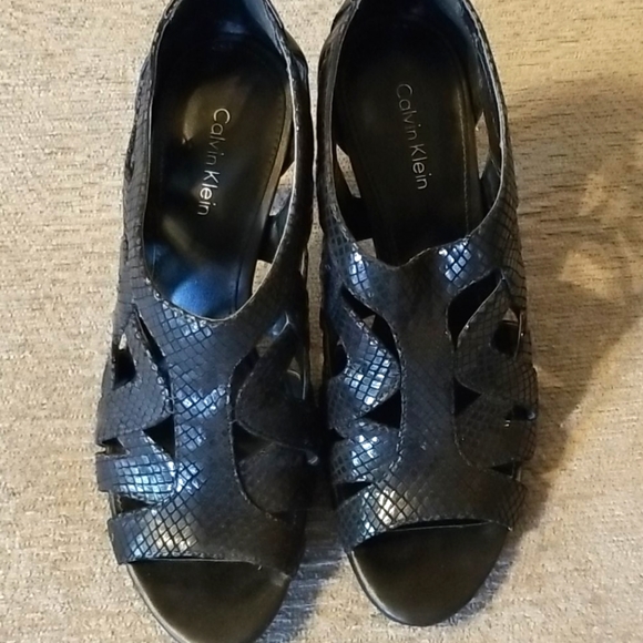 Shoes - Picture 2 of 3